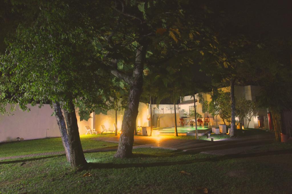 Вилла Oak Residencies Кирибатгода Экстерьер фото